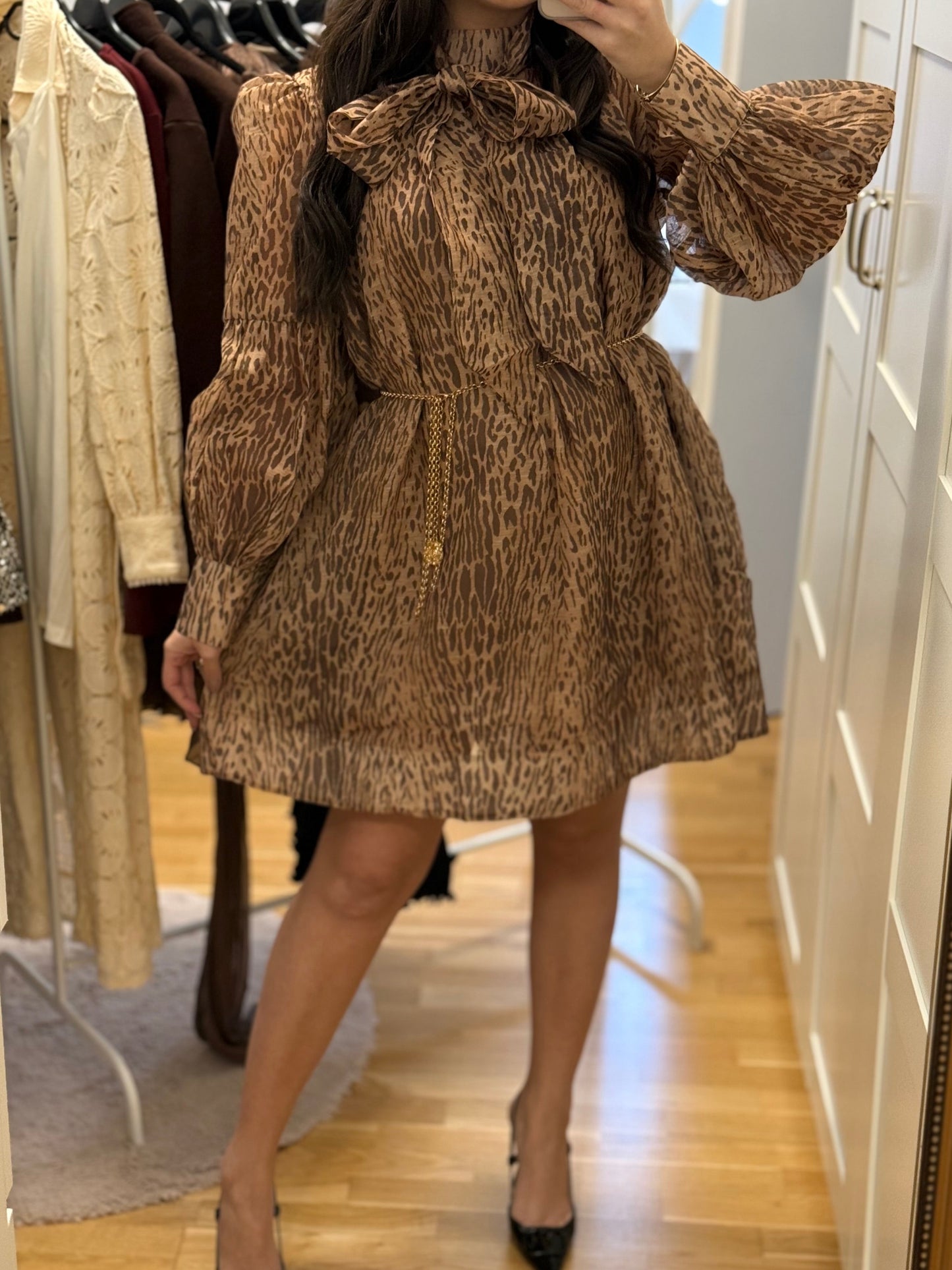 Dress Lux Model