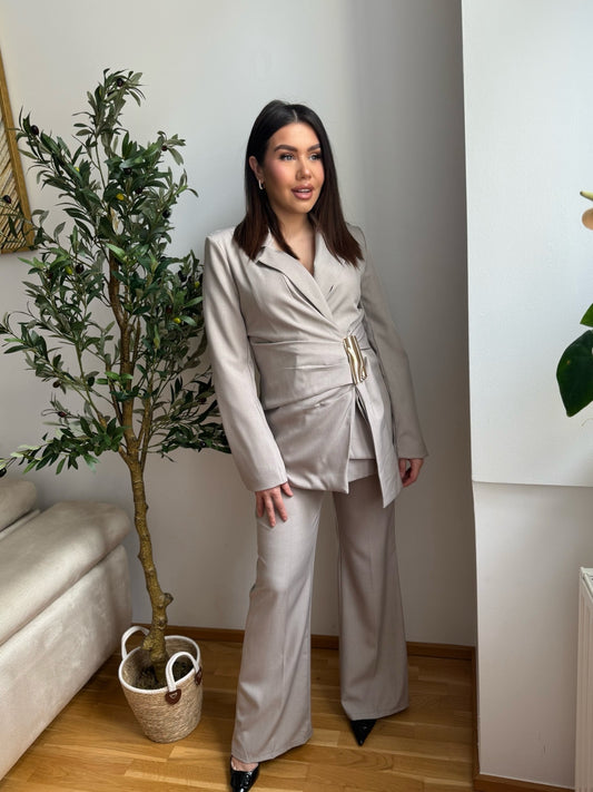 SUIT / Set